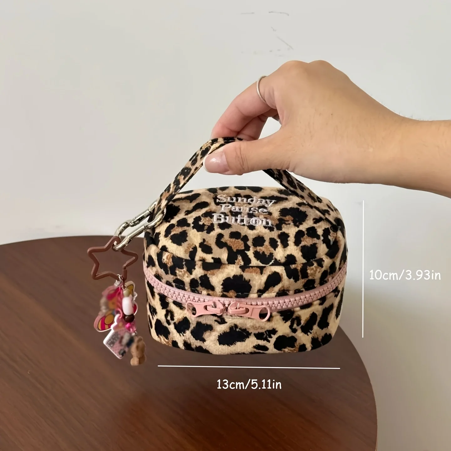 animal print travel tote bags Monogrammed Leopard Bag Looking for a fab leopard tote bag to make your accessories pop? Our amazing Monogrammed Leopard Print Purse/Tote Bag is a wonderful addition to your wardrobe BAGSMART Leopard Print Small Lunch