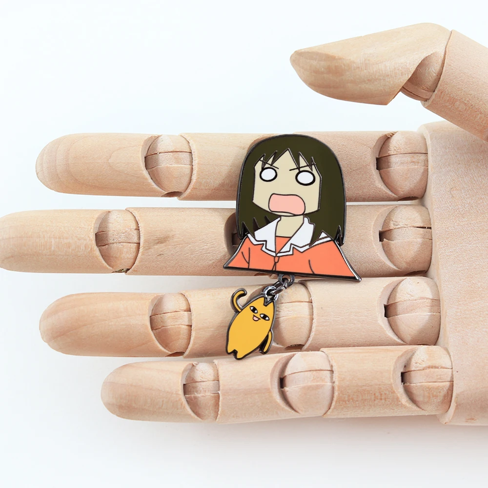 شخصية كرتونية Kasuga Ayumu بروش لطيف مخلوق تشيو الأب قلادة Azumanga Daioh أنيمي شارة صديق هدية ملحق دبوس