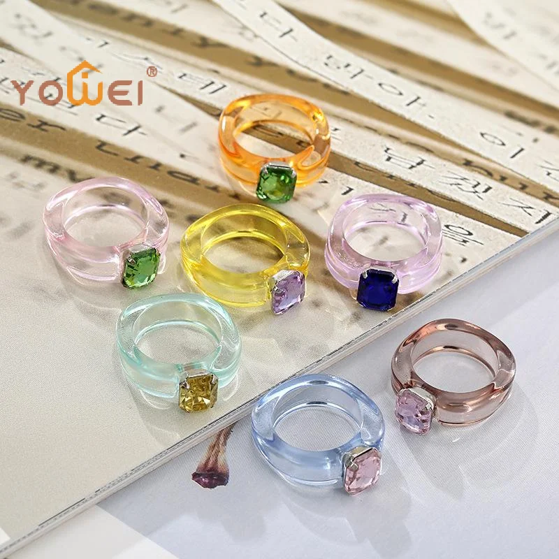 Latest Candy Colored Transparent Resin Chunky Rings With Shiny Square Rhinestone Inlay For Daily Wear Party Dating