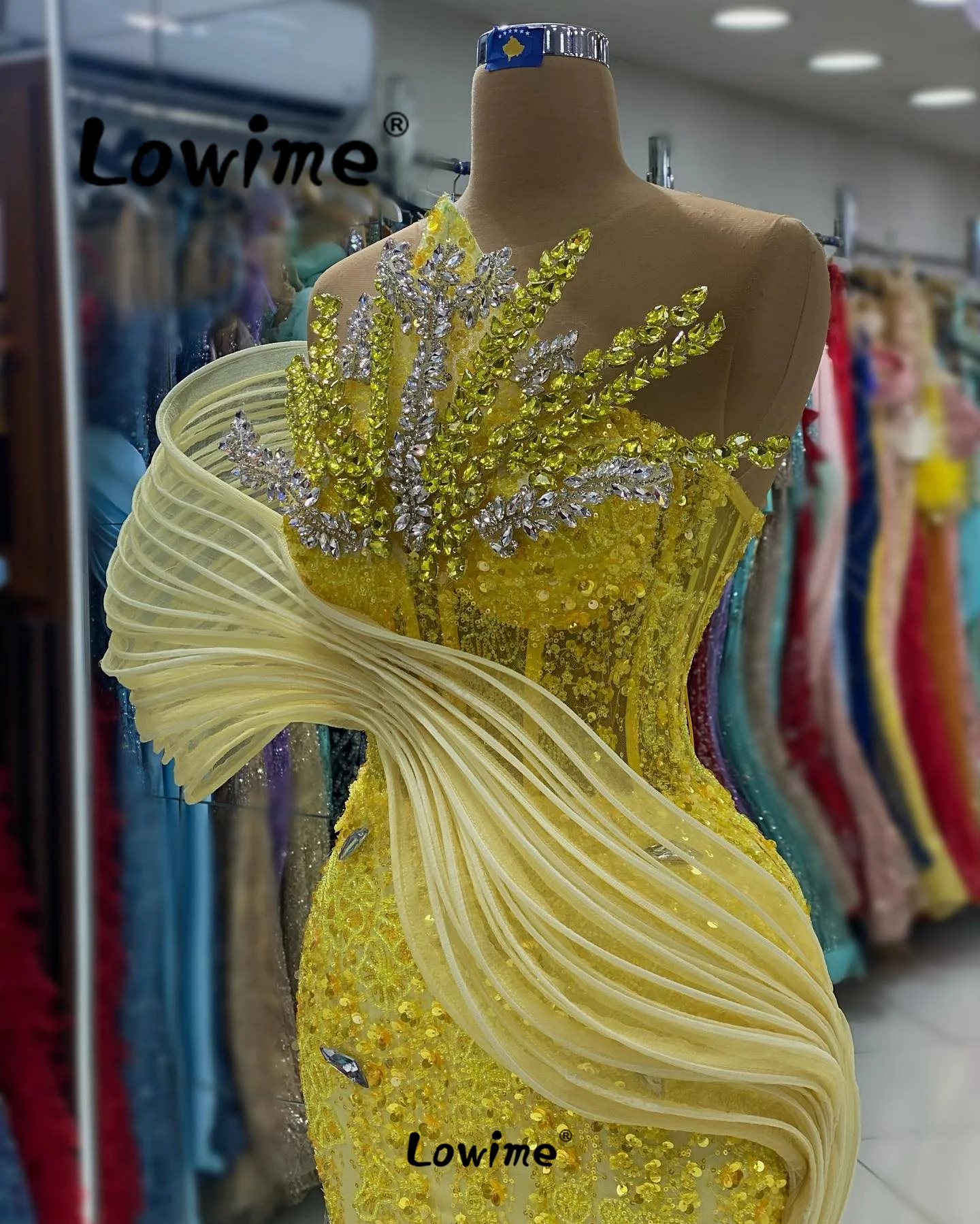 Shiny Sequined Yellow Prom Dress Arabic Evening Celebrity Dresses 2024 Crystals Off The Shoulder Long Wedding Party Dress Gowns