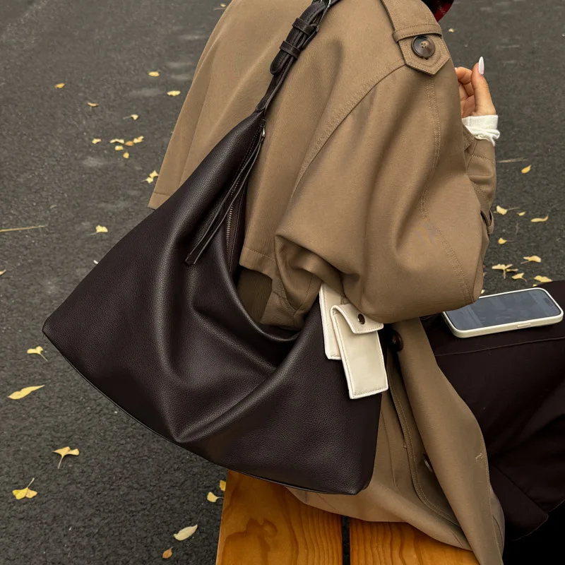 

2025 Winter Luxe Tote Bag, Vintage Shoulder Purse for Women, Textured Crossbody, Chic Day to Night Bag, Minimalist Sling Bag