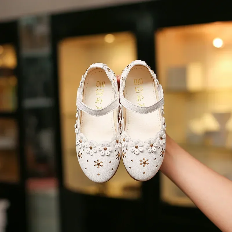 Kids Toddler Girls White Shoes for Wedding Party Fashion Princess Soft Bottom Leather Shoes Children Big Girls Flower Flats