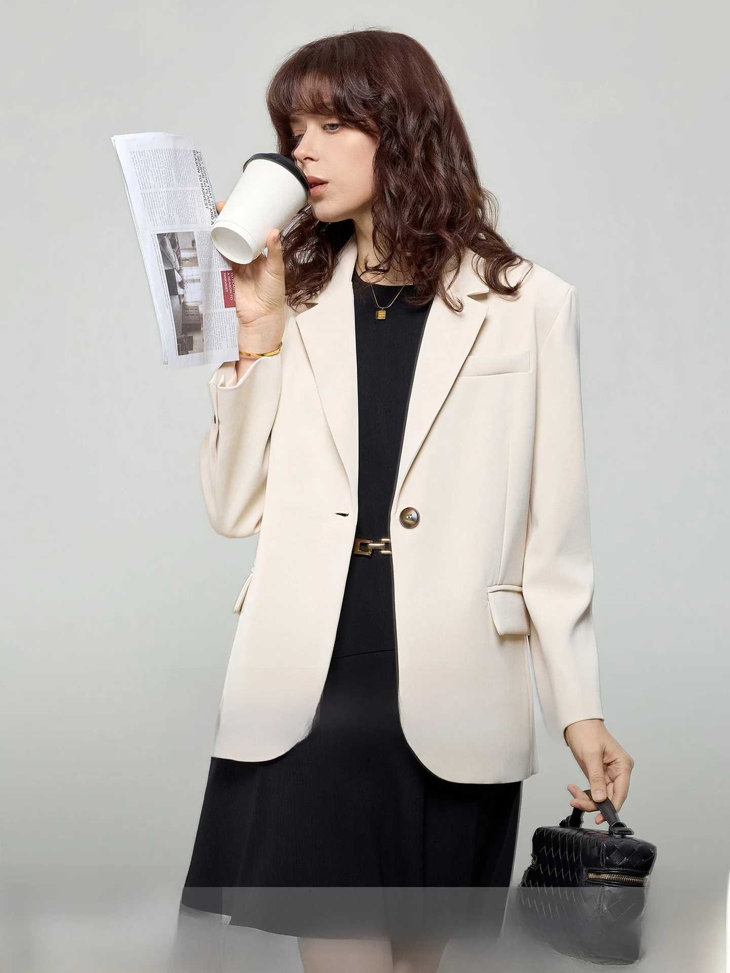 

Женский классический пиджак Yake Home: Весенне-осенний, профессиональный дизайн, для собеседований и деловых встреч