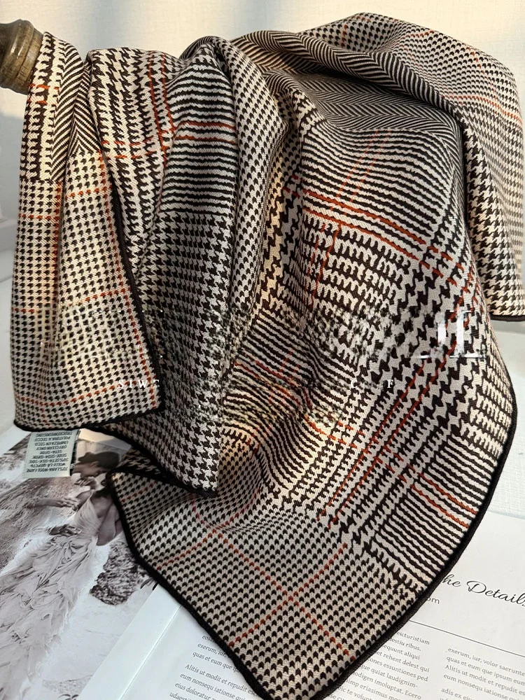 エレガントなシルクウールスカーフ女性の秋冬の首保護チェック柄ショールファッショナブルなスカーフ日記韓国スタイルプリントスカーフ