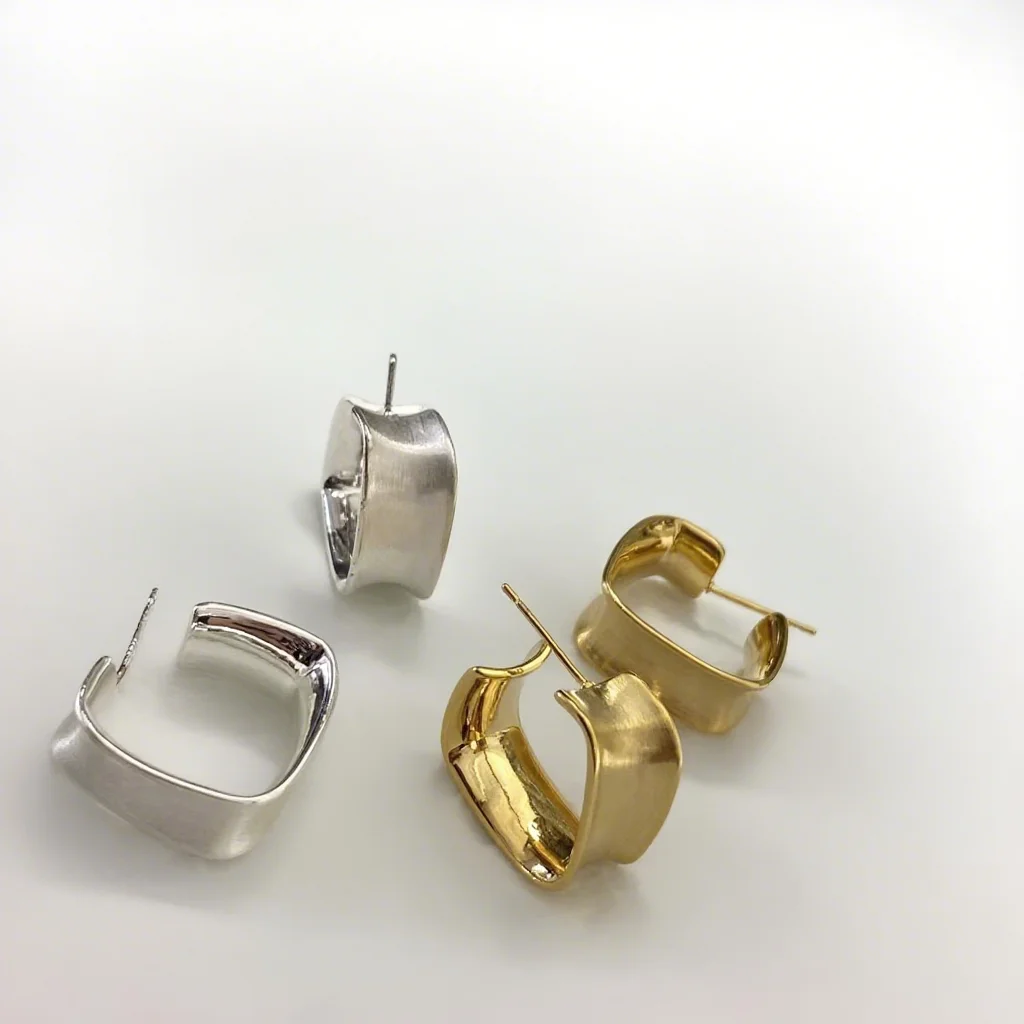 

Gold Plated Color C Shaped Earrings Frosted Surface Stylish Minimalist Design Luxurious Jewelry For Girls Daily Accessories
