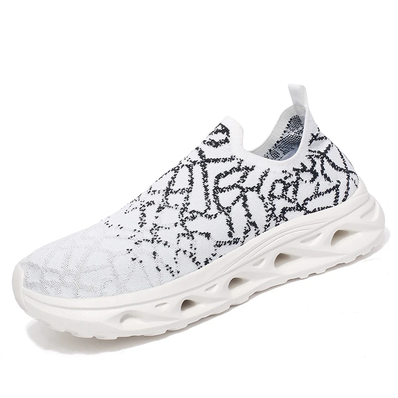 

Men's casual sports shoes, fashionable and comfortable, new spring and autumn running shoes, large-sized flat loafers for men