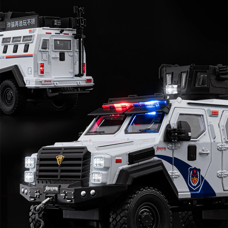 1:24 Alloy Sword Toothed Tiger Armored Vehicles Model Diecasts Metal Police Explosion Proof Car Model Sound Light Kids Toys Gift