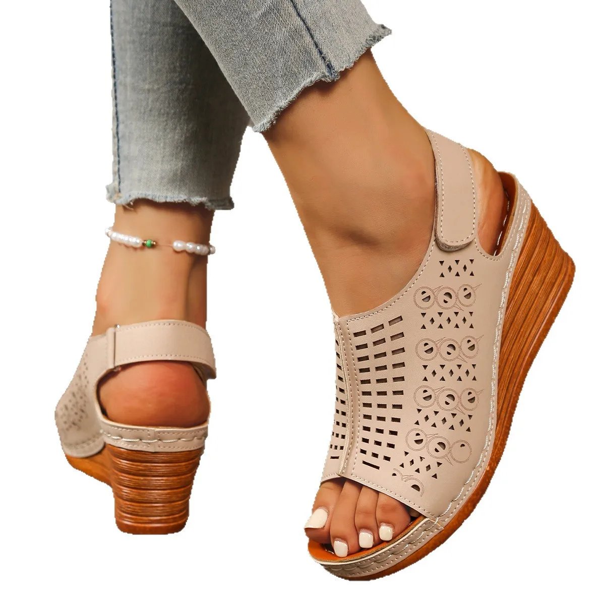 The new summer 2025 fashion, lightweight, wear-resistant and hollowed-out Velcro independent station hit wedge heel sandals