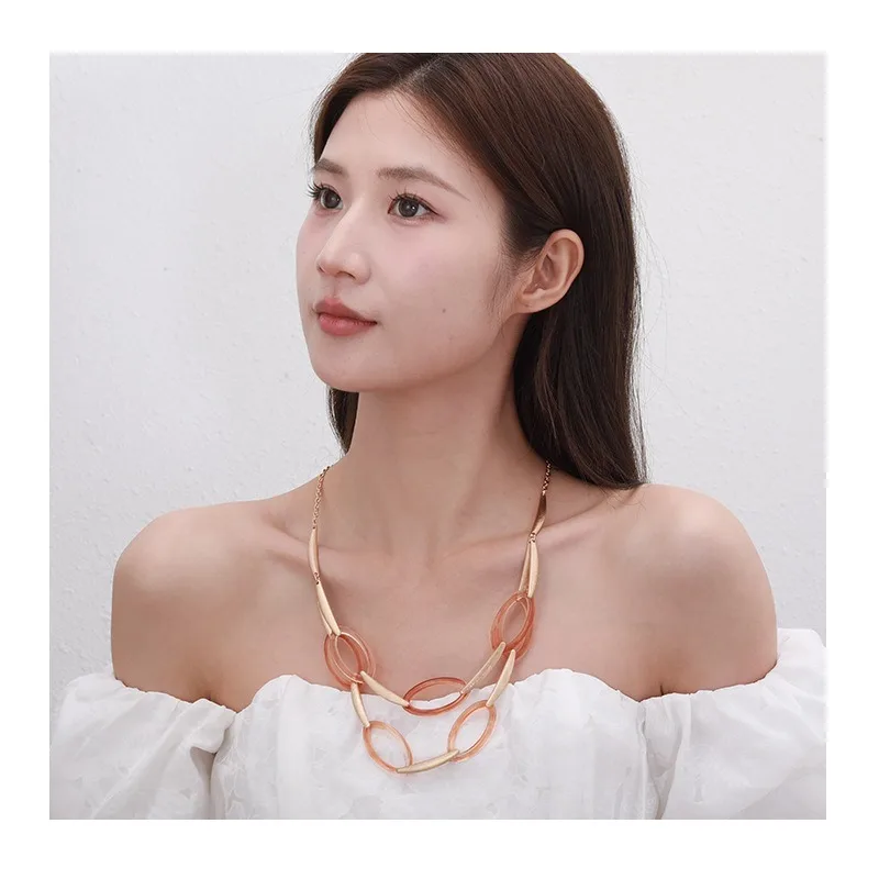 

Clavicle Chain Foreign Trade Jewelry New Women's Short Necklace Jewelry High-end Brushed Exaggerated