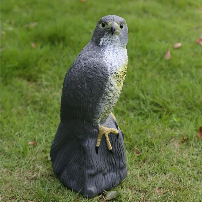 Ao ar livre Falcon Control Decoy, Careca Figura Águia, Espantalho Fake Chifres Decoy, Pequena estátua, Protetores de Controle de Pássaro