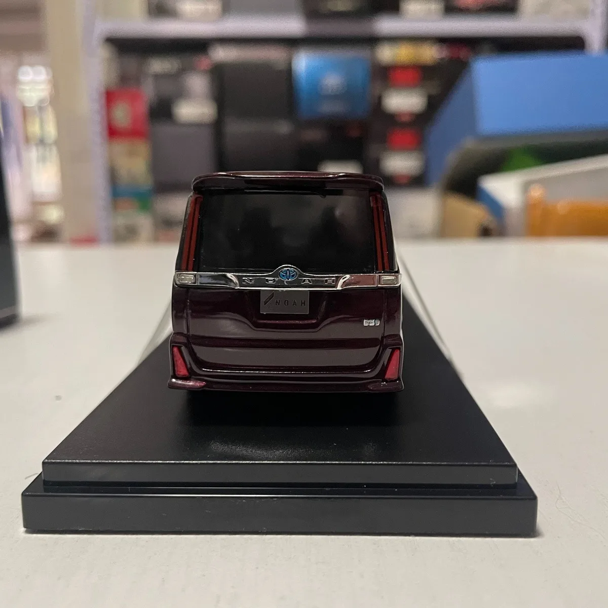 Hi-Story 1:43 Scale NOAH Hybrid Si 2019 MPV Resin Car Model Collection Ornaments