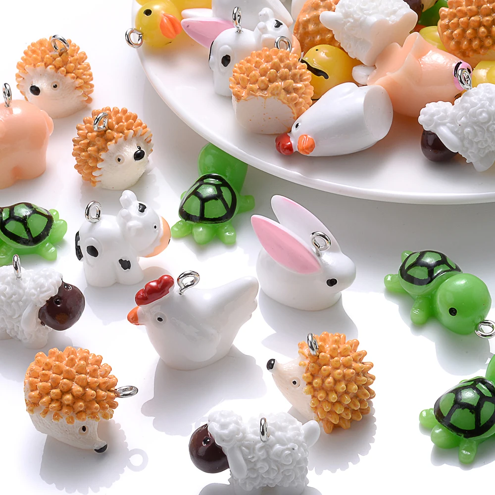 IYOE 10pcs Mix Animal Resin Charms perline pollo tartaruga maiale riccio Charms per fare gioielli forniture collana artigianale fai da te