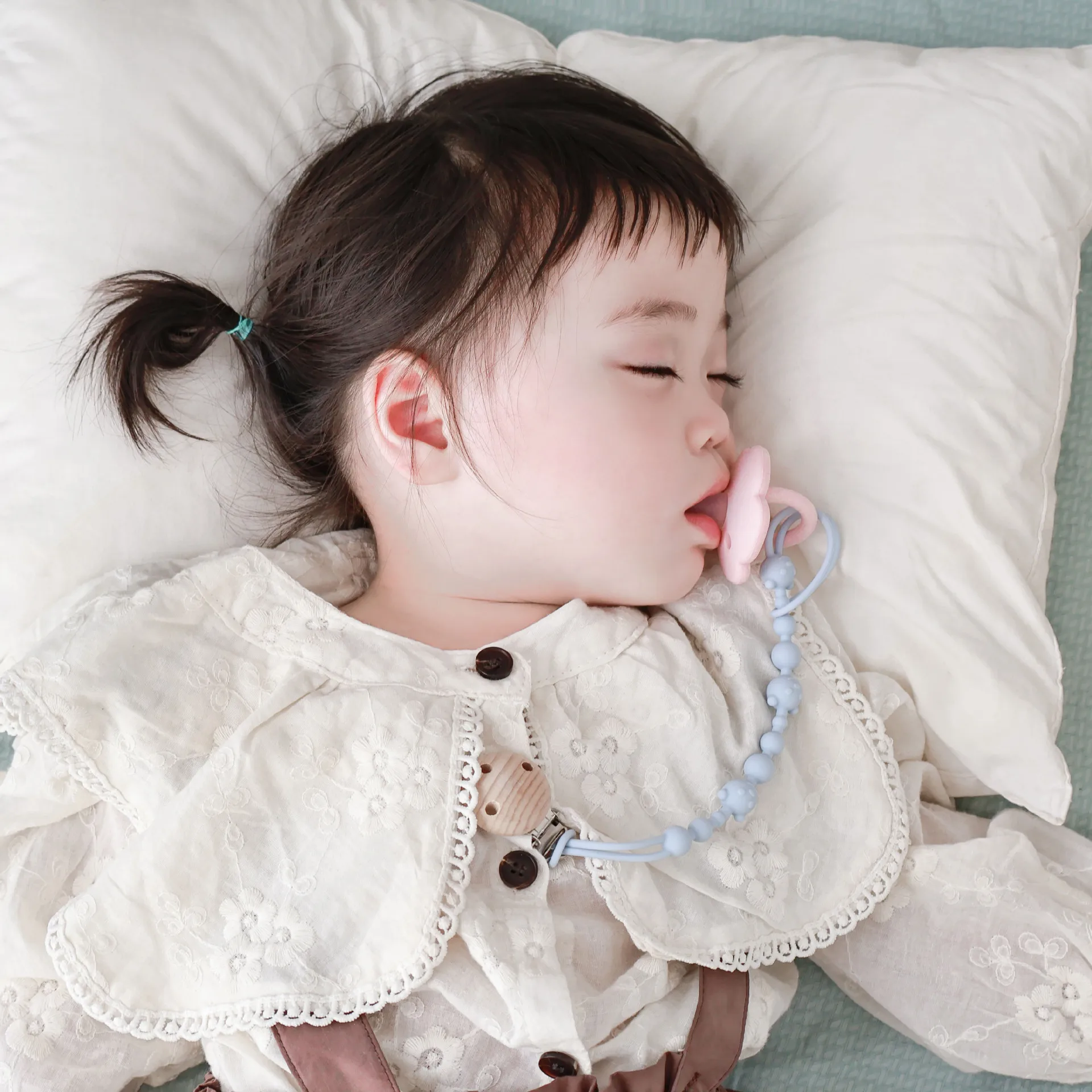 

Soft Silicone Baby Pacifier Anti-chain Stroller Teeth Anti-loss Bear Chain Baby Silicone Pacifier Clip Toys Bite Glue Lappet