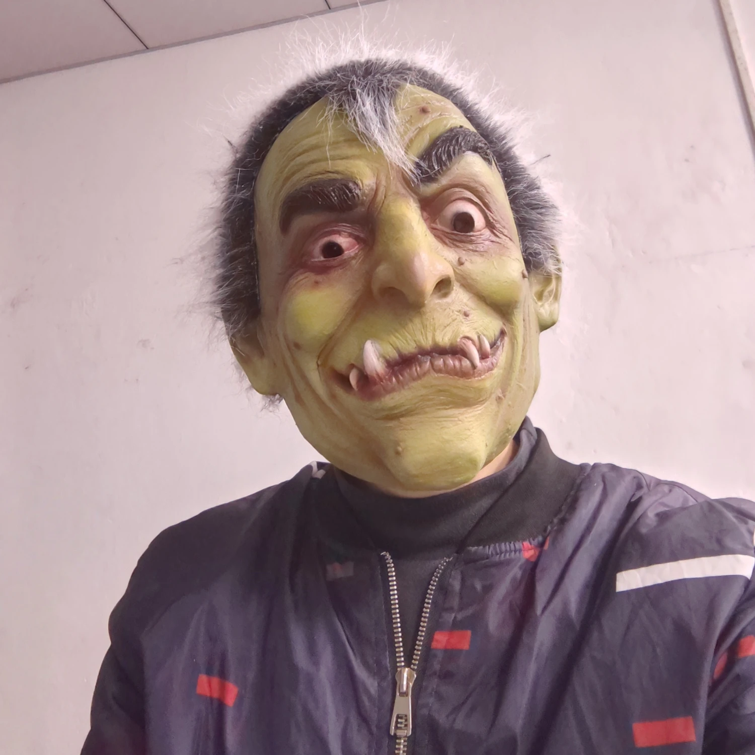 Toothsome Ogre Monster Mask - Gruesome Design for Halloween Party Cosplay Costume Accessory