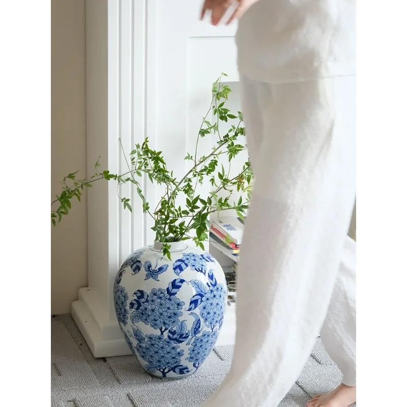 

Blue and white porcelain "big belly Rongfu" new Chinese vase entrance ornament
