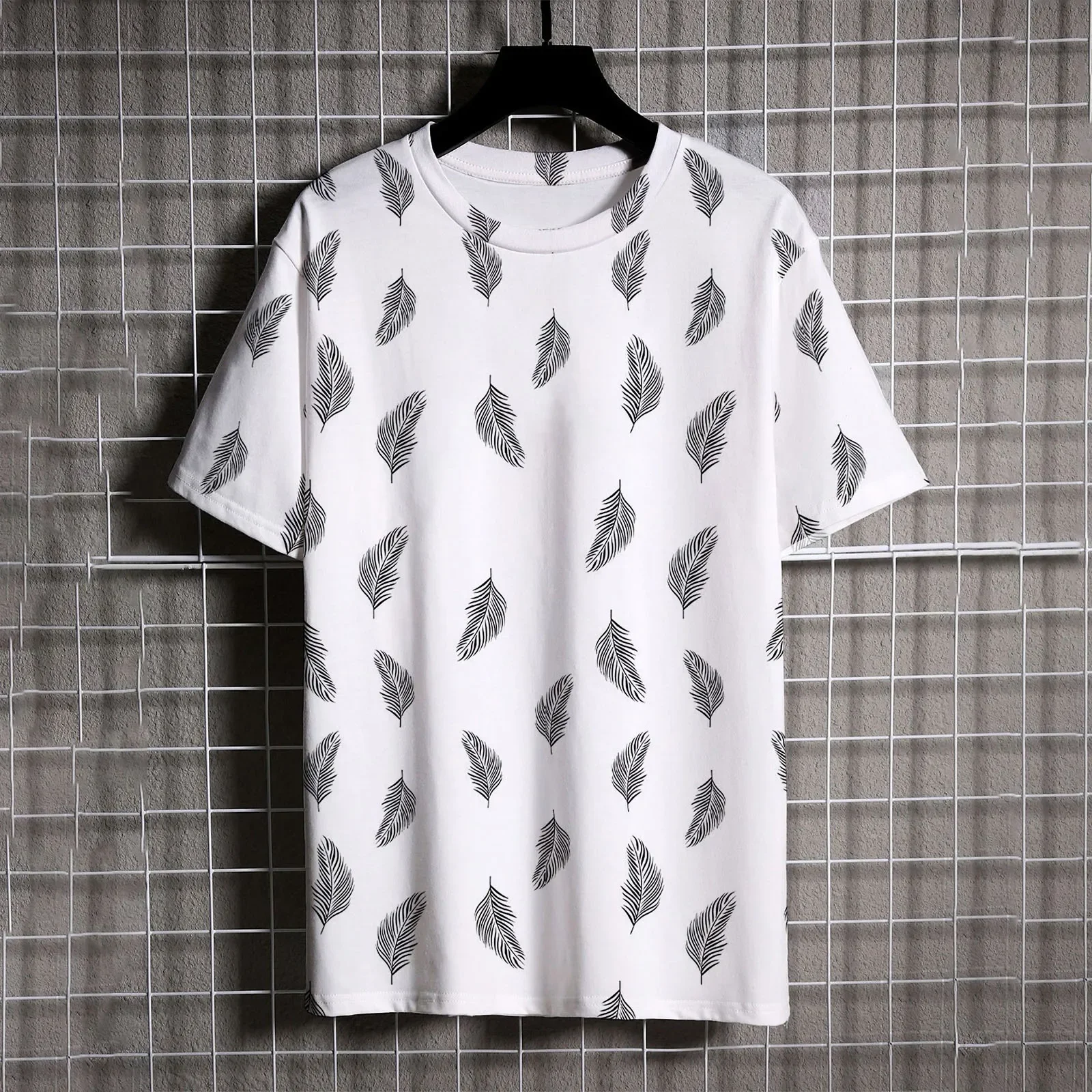 

Leisure Men's Short Sleeve T-shirt Stylish Feather Print Round Neck Tops Versatile T-shirts for Men Tshirt Tee Clothing Graphic