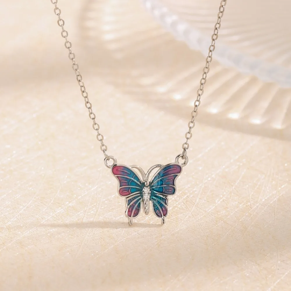 

Новое роскошное и элегантное ожерелье с подвеской 2025 года, универсальная форма, изысканная текстура, женский легкий роскошный бутик на шею