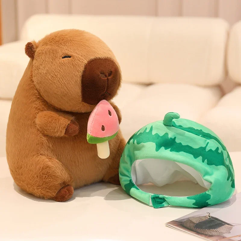 กินแตงโม Capybara ของเล่นตุ๊กตาแตงโมที่ถอดออกได้หมวกตุ๊กตาสัตว์นุ่ม Chubby การ์ตูน Capybala ตุ๊กตาตกแต่งบ้านน่ารัก