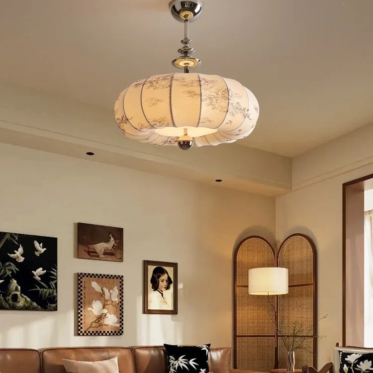French retro bedroom chandelier, fabric pattern, antique warm room, master bedroom study ceiling lamp