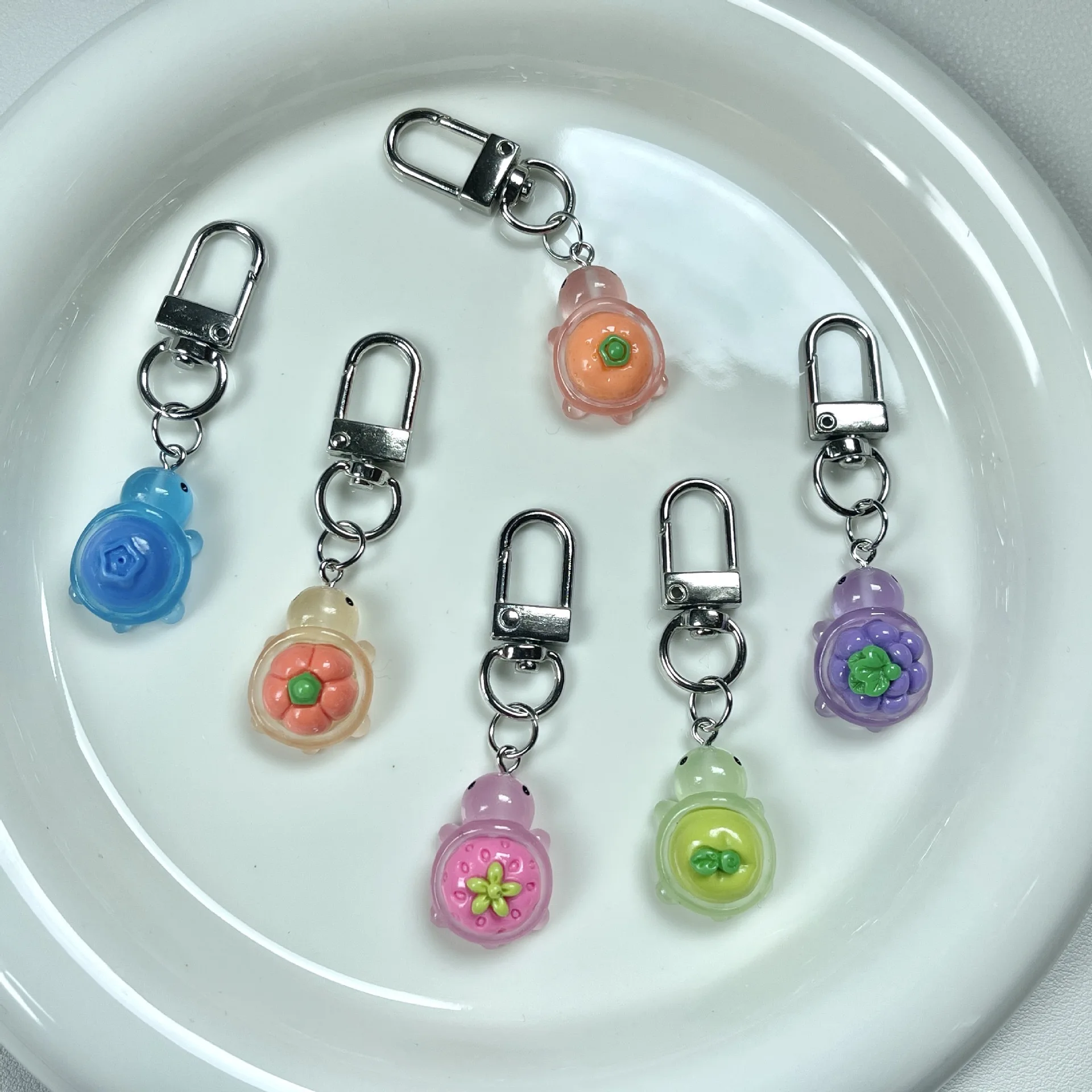 7pcs transparent colored turtle jewelry keychain, suitable for bag hanging accessories, the best gift