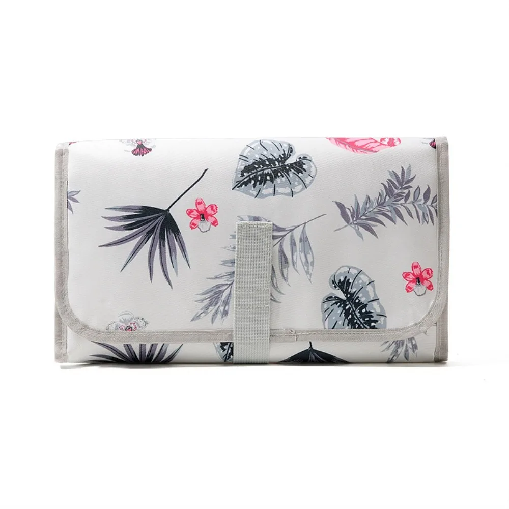 المحمولة طوي حفاضات سجادة لتغيير الحفاض مقاوم للماء التجفيف السريع حفاضات تغيير الوسادة الكرتون طباعة حفاضات قابلة للطي حديثي الولادة