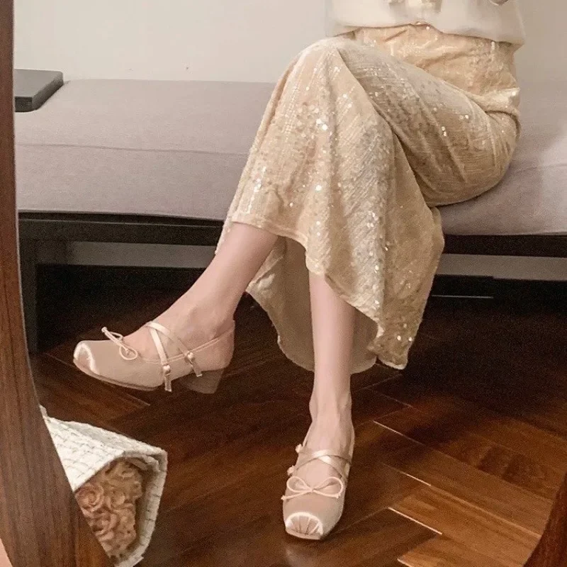 Chaussures d'été rétro avec nœud papillon pour femmes, chaussures simples à talon bloc et bout carré, explosives, Mary Jane, nouvelle collection 2025