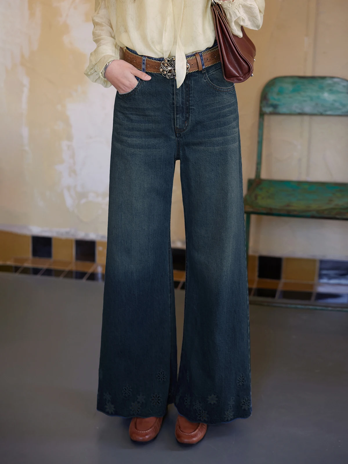 

Solighter Heavy Industry Hollow Embroidered Wide Leg Jeans Women's Spring 2026 New Slimming Long Pants High Waist Cotton Zipper