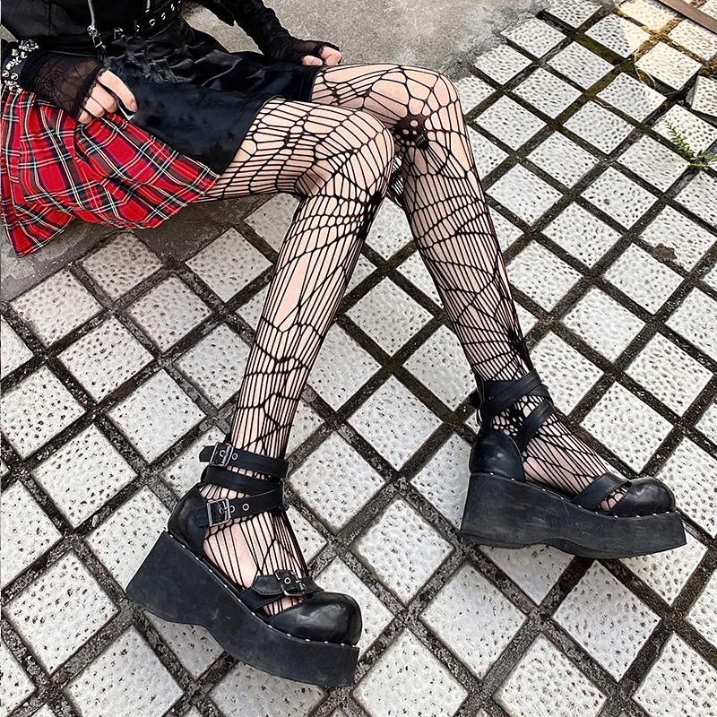 Gut aussehende Frauen hübsche dunkle Halloween-Netz socken schöne Schädel Strumpfhosen schwarz einfarbig süß cool Mädchen Stil schöne Socke