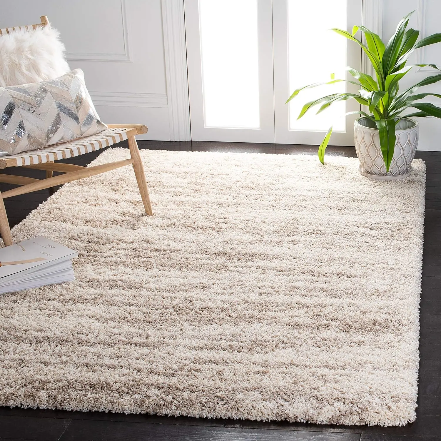 

SAFAVIEH Hudson Shag Collection Area Rug, Ivory & Beige, Modern Design, Non-Shedding, 2-inch Thick Ideal for High Traffic Areas