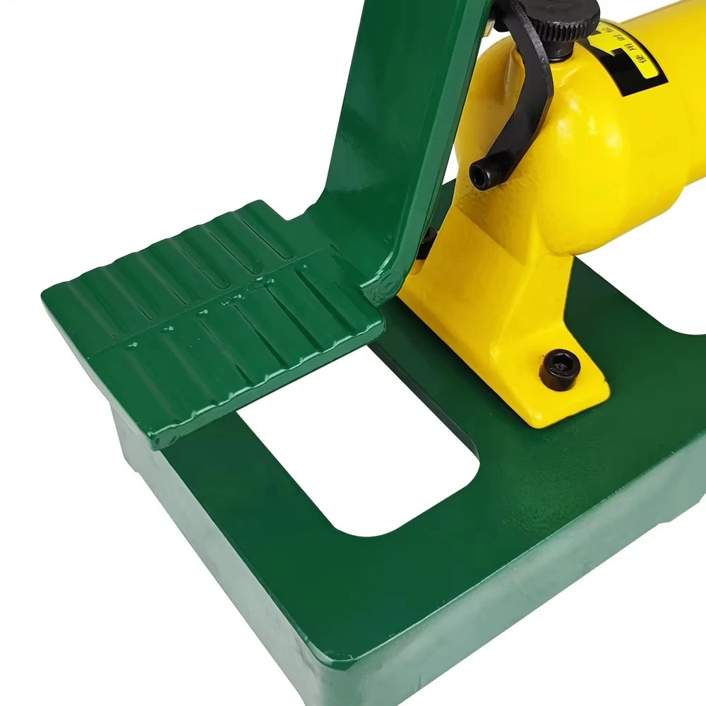 Portable Hydraulic Foot Pump 700bar High Pressure Metal Construction for Industrial Oil Transfer OEM Support