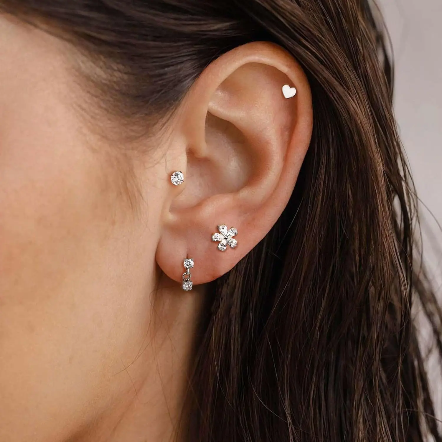 16G 18G Heart Stud Earrings Internally Threaded Flat Back G23 Titanium Earrings Labret Helix Conch Lip Piercing Jewelry