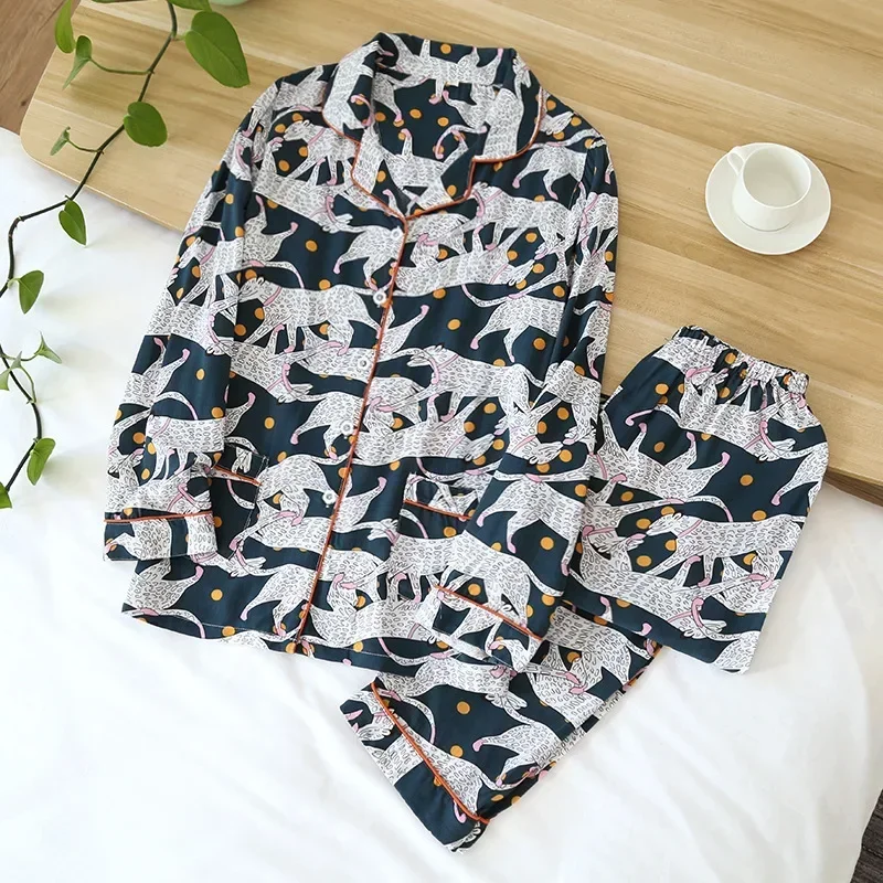 Nieuwe lente en zomer dames viscose pyjama cover kunstmatige katoenen lange mouwen cartoon cartoon losse zachte en dunne thuisservice