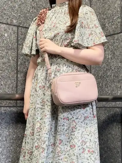 Japanese Style New Letter F Cute Satin Lace Shoulder Strap Crossbody Bag Ladies Small Square Bag Women's Leather Shoulder Bag