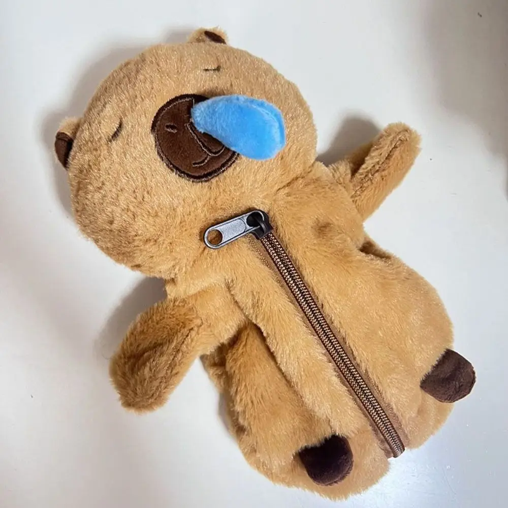 Sac à stylos en peluche Capybara de grande capacité, fermeture éclair, poupée en peluche Capybara de dessin animé doux, Animal mignon, pochette à crayons en peluche pour le bureau