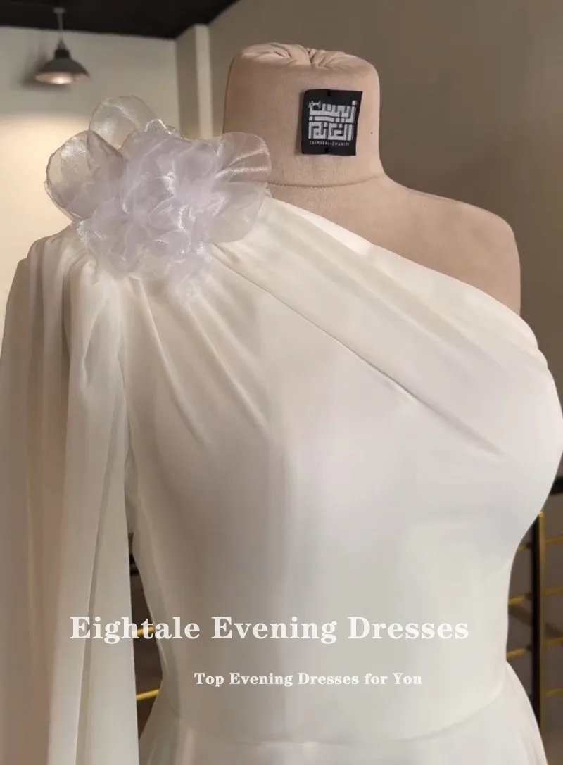 Eightale Arabisches Hochzeitskleid mit einer Schulter, maßgeschneidert, elfenbeinfarbenes Satin, Flügelärmel, muslimisches Brautkleid, A-Linie, Brautpartykleid