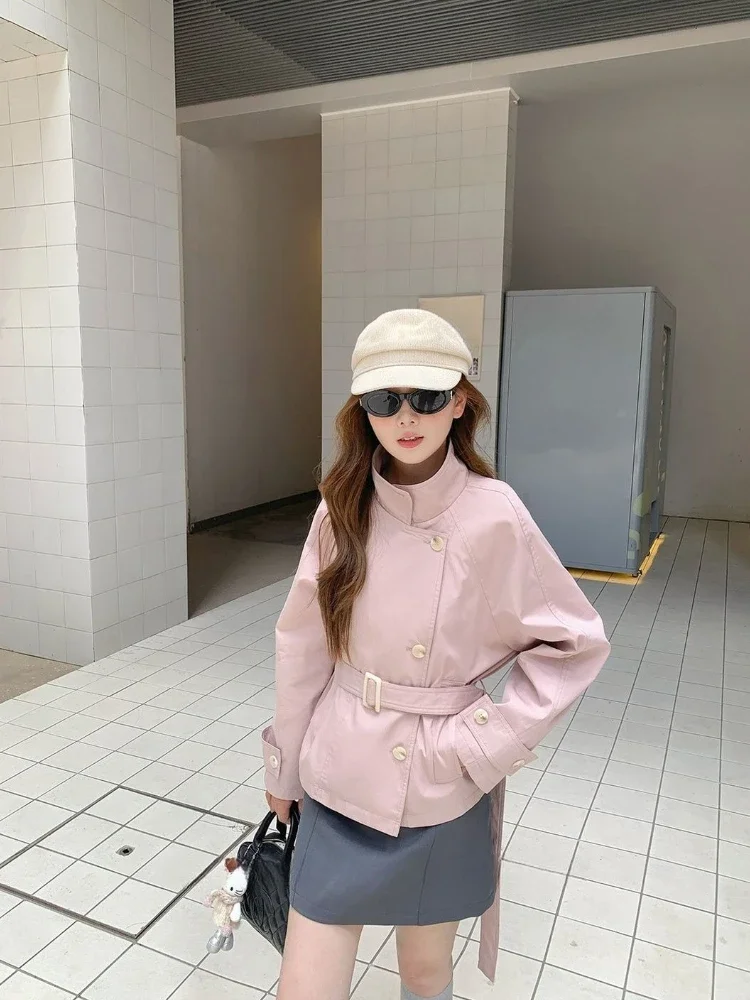 

2025 Trendy Women's Mini Trench Coat Korean Collared Design Adjustable Waist Belt Autumn Outdoor Jacket with Zipper Closure