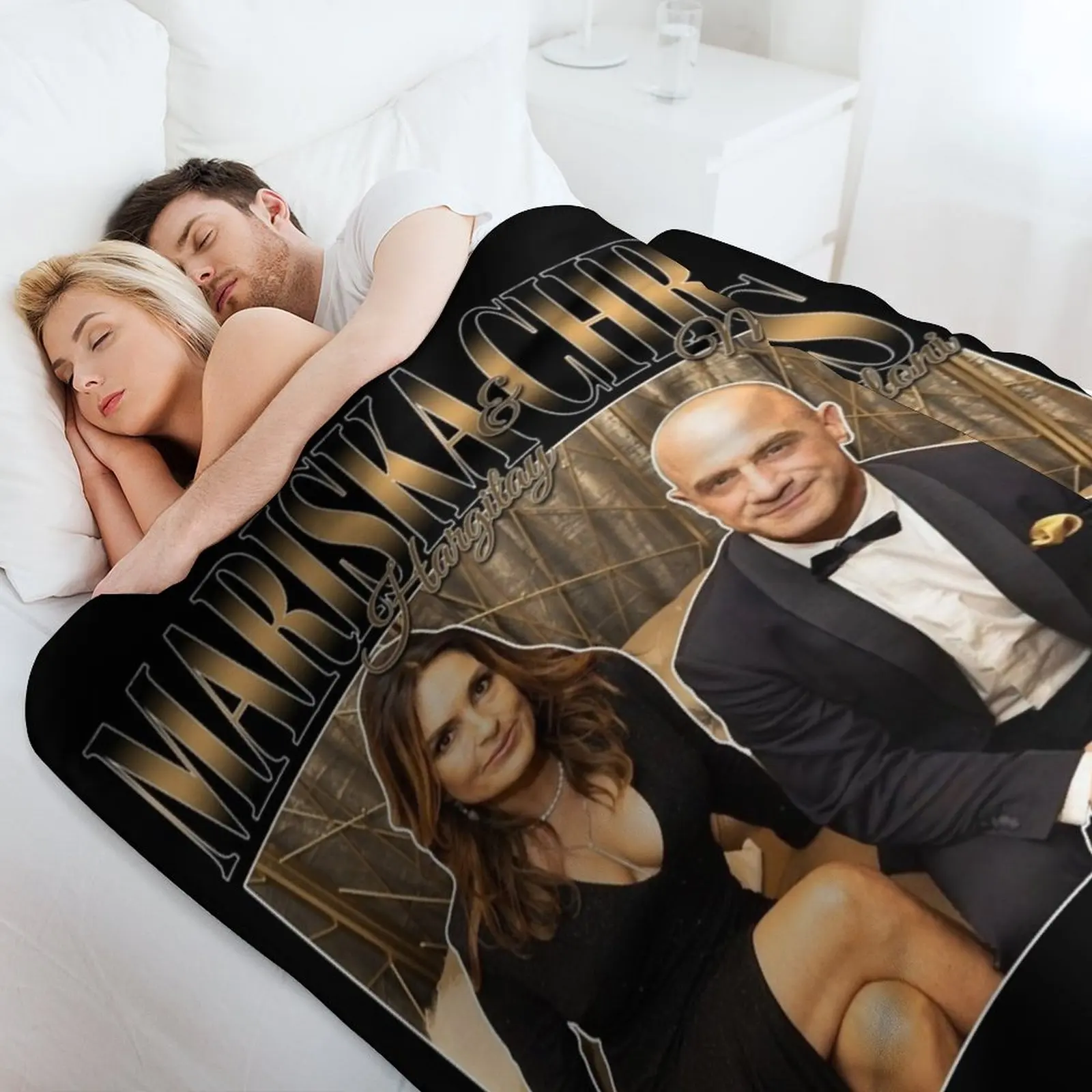 ماريسكا هارجيتاي وكريس ميلوني كريسكا في إيميس المجلد 2 90s مستوحاة رمي بطانية لبطانيات فروي رقيقة للأريكة