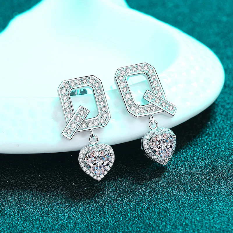 

2.0 Ct Moissanite S925 Silver Studs Earrings for Women Plated Pt950 Q-letter Love Heart Shaped Ear Studs Lover Gift Wholesale