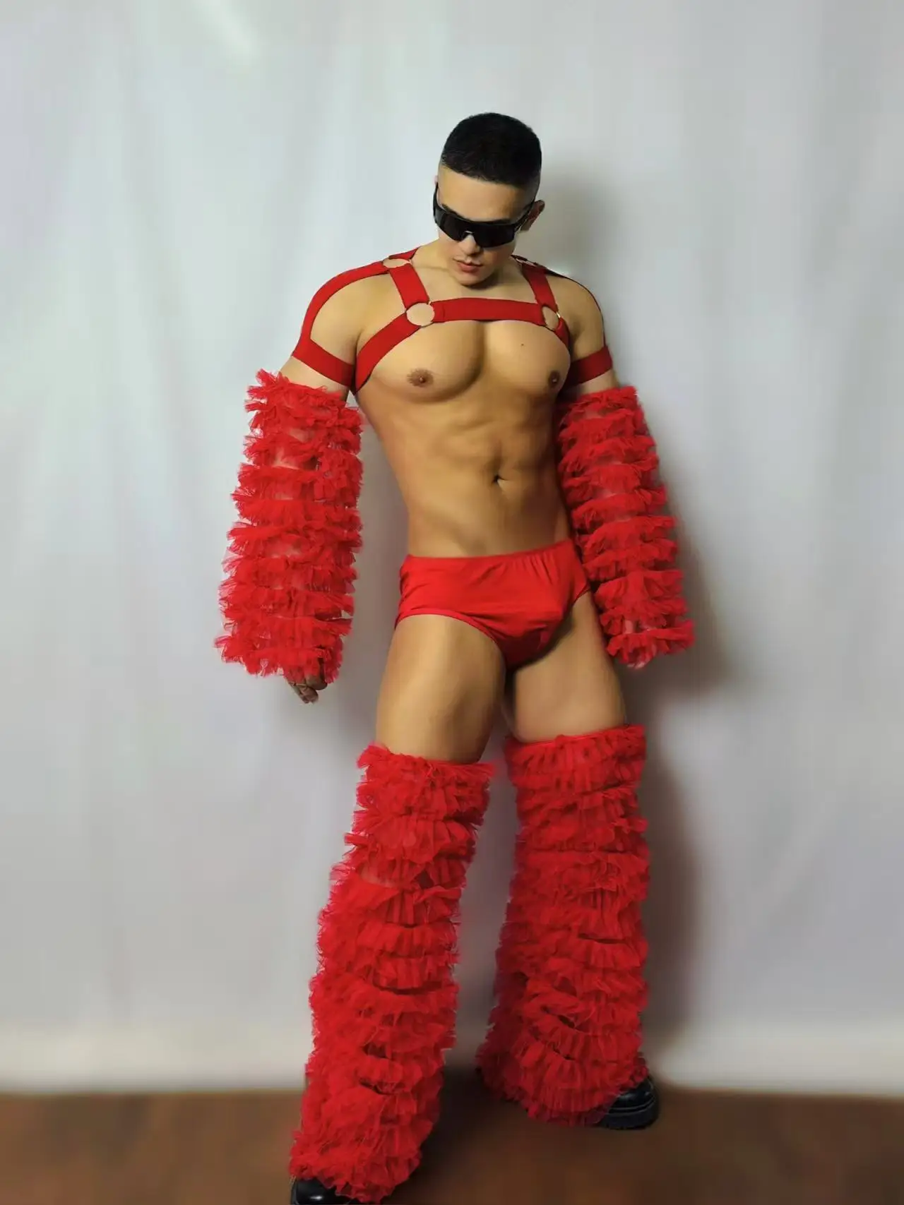 男性ダンスチーム ナイトクラブ バー DJ ゴーゴー衣装 フェスティバル クラブ パーティーショー セクシー レイブ衣装 レッドガーゼセット 大胆なステージ衣装