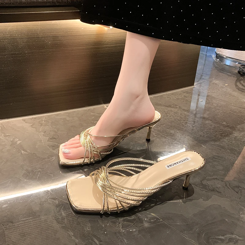 صنادل عالية الكعب بمقدمة مربعة أنيقة للنساء ملابس خارجية صيفية 2025 صنادل بكعب عالي طراز جديد صنادل خنجر عالية الجودة Жenská Оbuvai