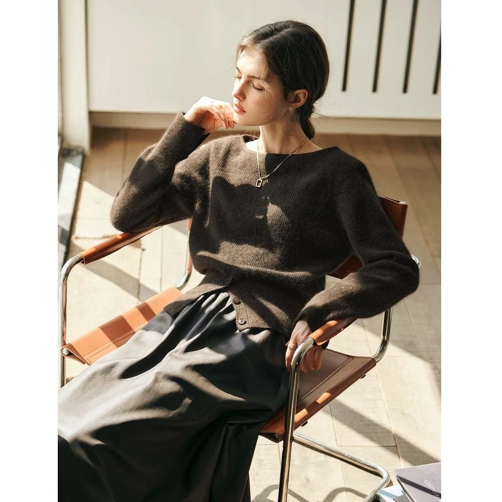 Sweter damski z jednym dekoltem na jesień i zimę 2025, sweter damski z rozcięciem po dole, dzianinowy sweter damski.