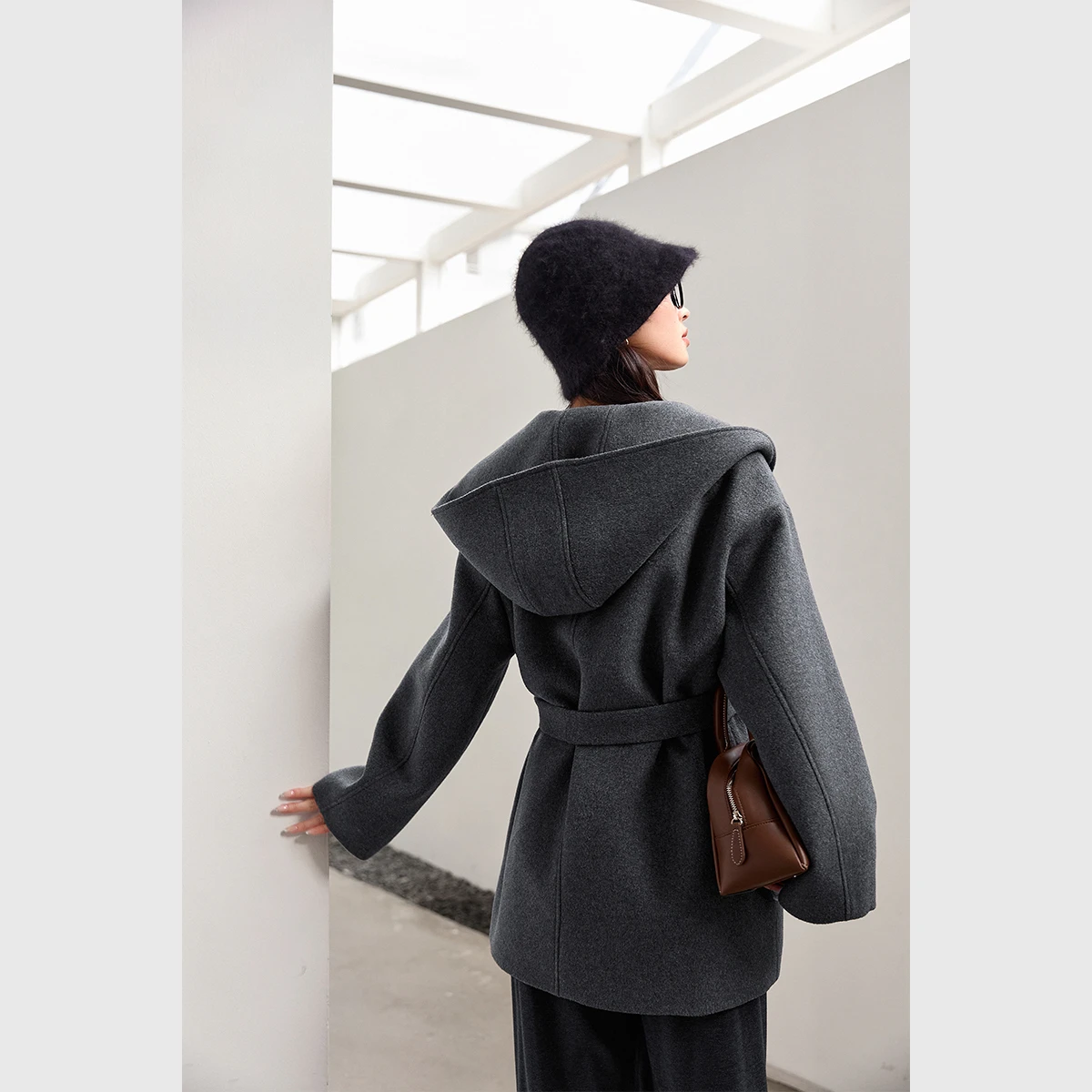 VIMLY Women's Woolen Hooded Coat 2025 Winter Casual Gray Long Female Quilted Coat Loose Sashes Vintage Ladies Outerwear M9890