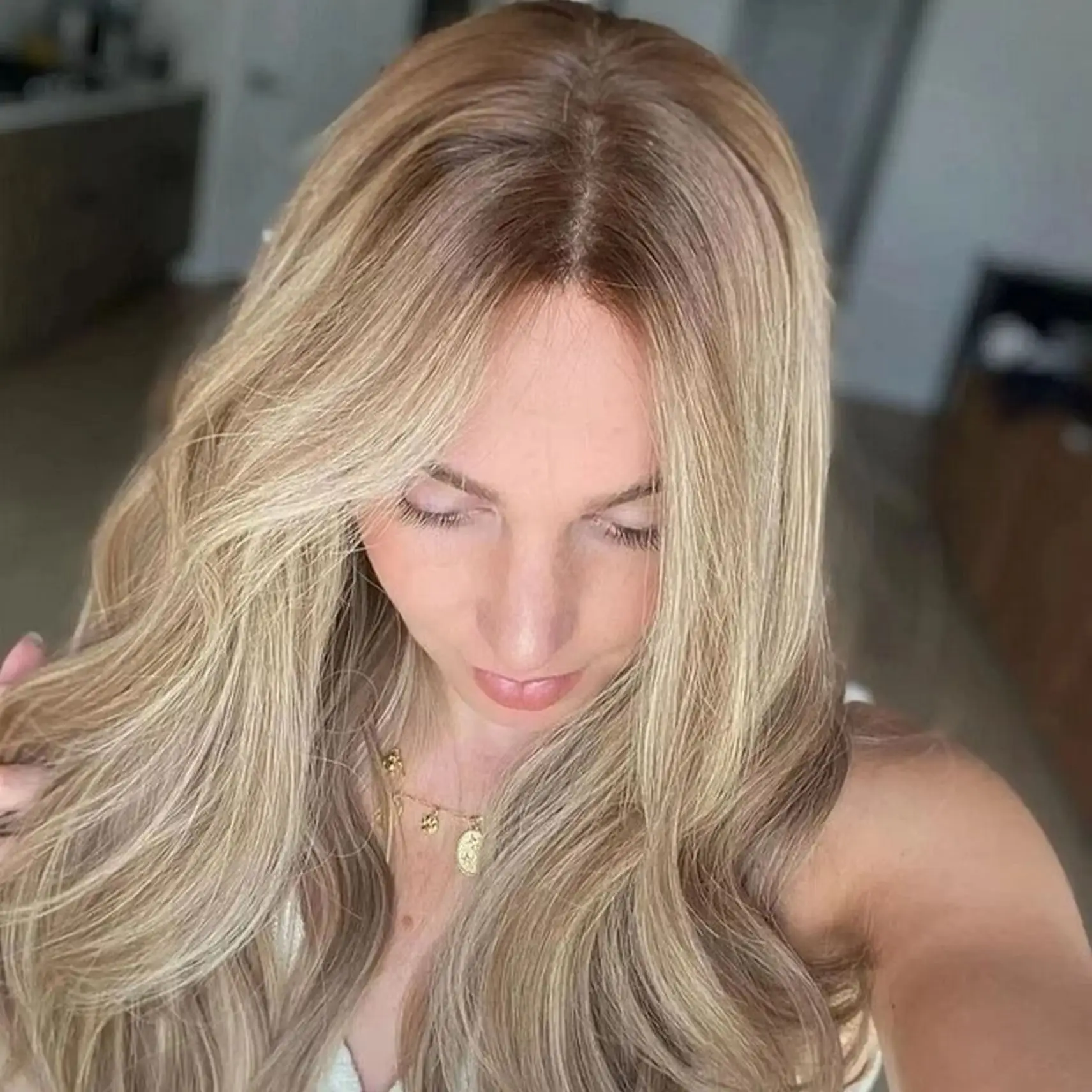 light-blonde-new-style-super-natural-realistic-look-wig-glue-free-raw-unprocessed-hair-jewish-body-wave-silk-top-lace-front-wig