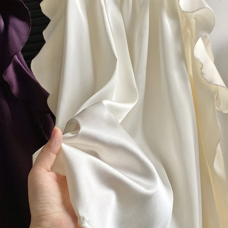 Camicette sexy in raso viola con spalle scoperte Camicette da donna con scollo all'americana in rilievo Manica lunga da donna Top da festa Camicia casual con volant alla moda coreana