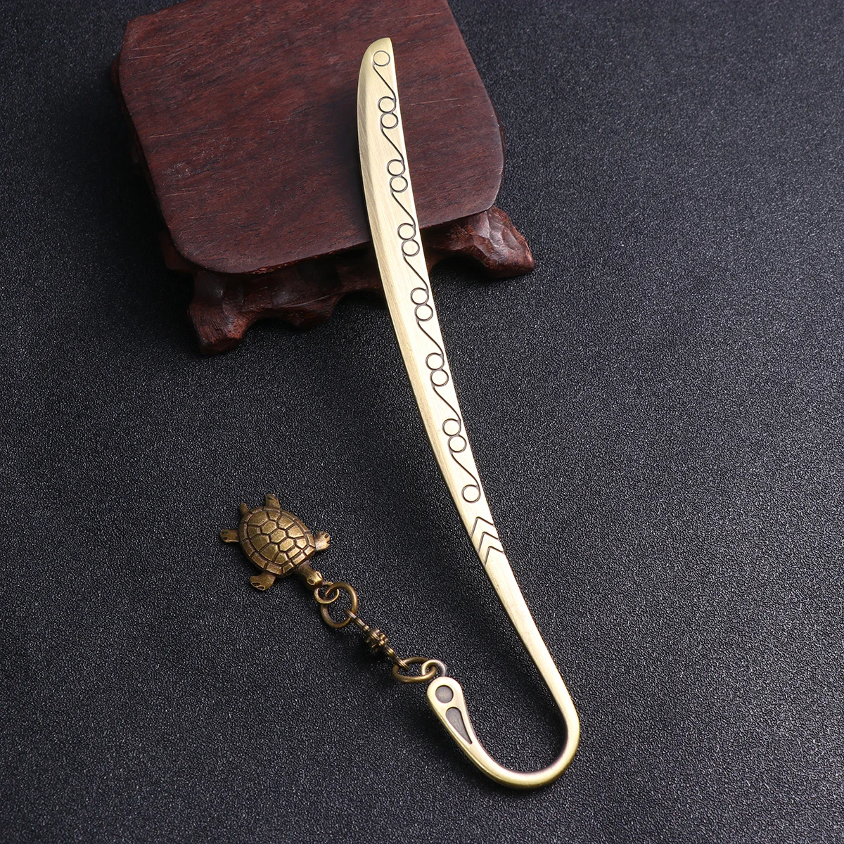 1 قطعة قلادة السلحفاة الصغيرة المعدنية المرجعية نمط خمر لوازم مكتبية الإبداعية لمحبي القراءة المدرسية المكتبية