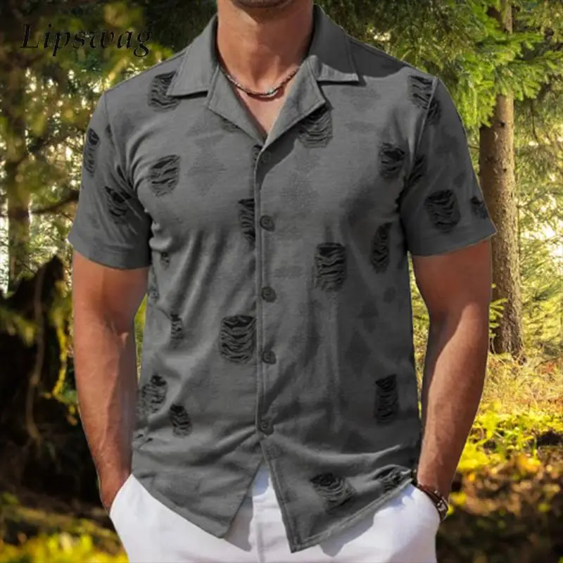 

Уличная одежда, модные рубашки, мужские кардиганы с короткими рукавами и пуговицами с лацканами, весна-лето, модная рваная дизайнерская рубашка для мужчин