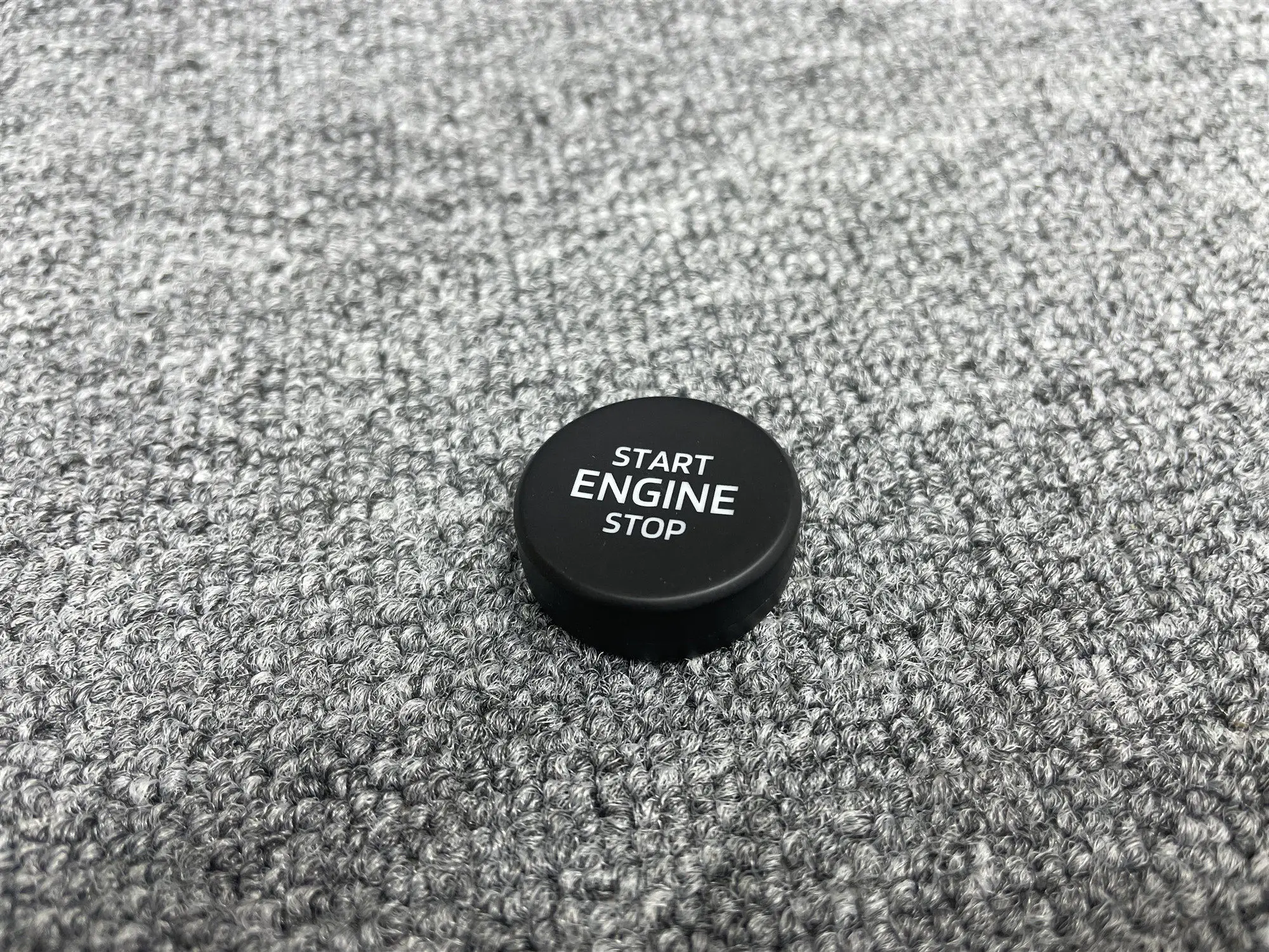 

1 шт. для Skoda Octavia Superb, Skoda Locke, KAMIQ, Yeti: накладка на кнопку запуска двигателя одним нажатием