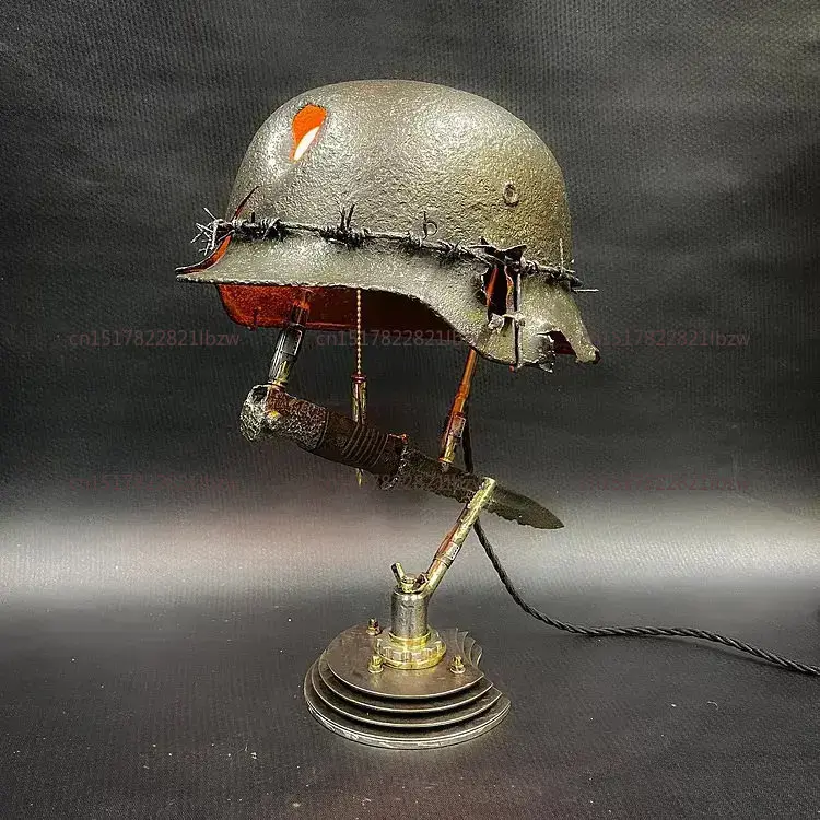 Resin Ornament Crafts, Creative Helmet Desk Lamp Retro Relic Lamp for Home Decor