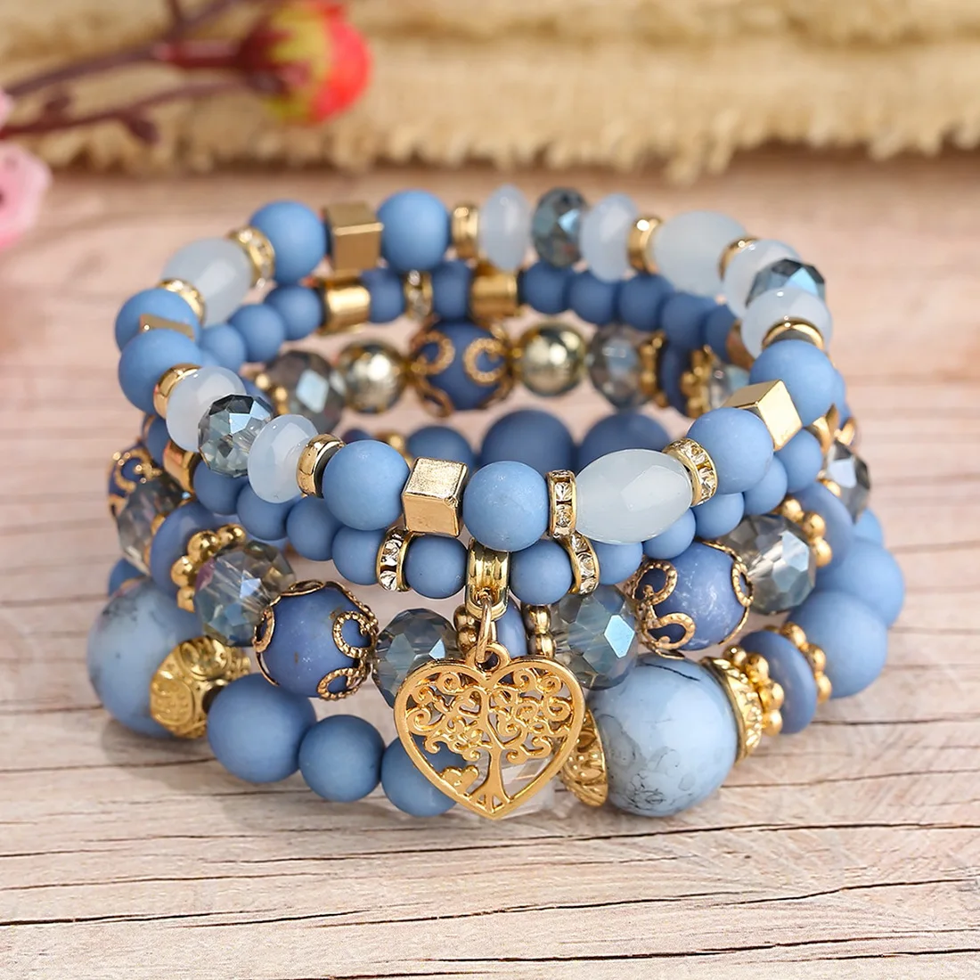 4-teiliges Armband-Set mit Herz- und Lebensbaum-Motiv für Damen, Acryl-Glasperlen, elastische Armkette, modischer Party-Schmuck für Frauen – Detail 4