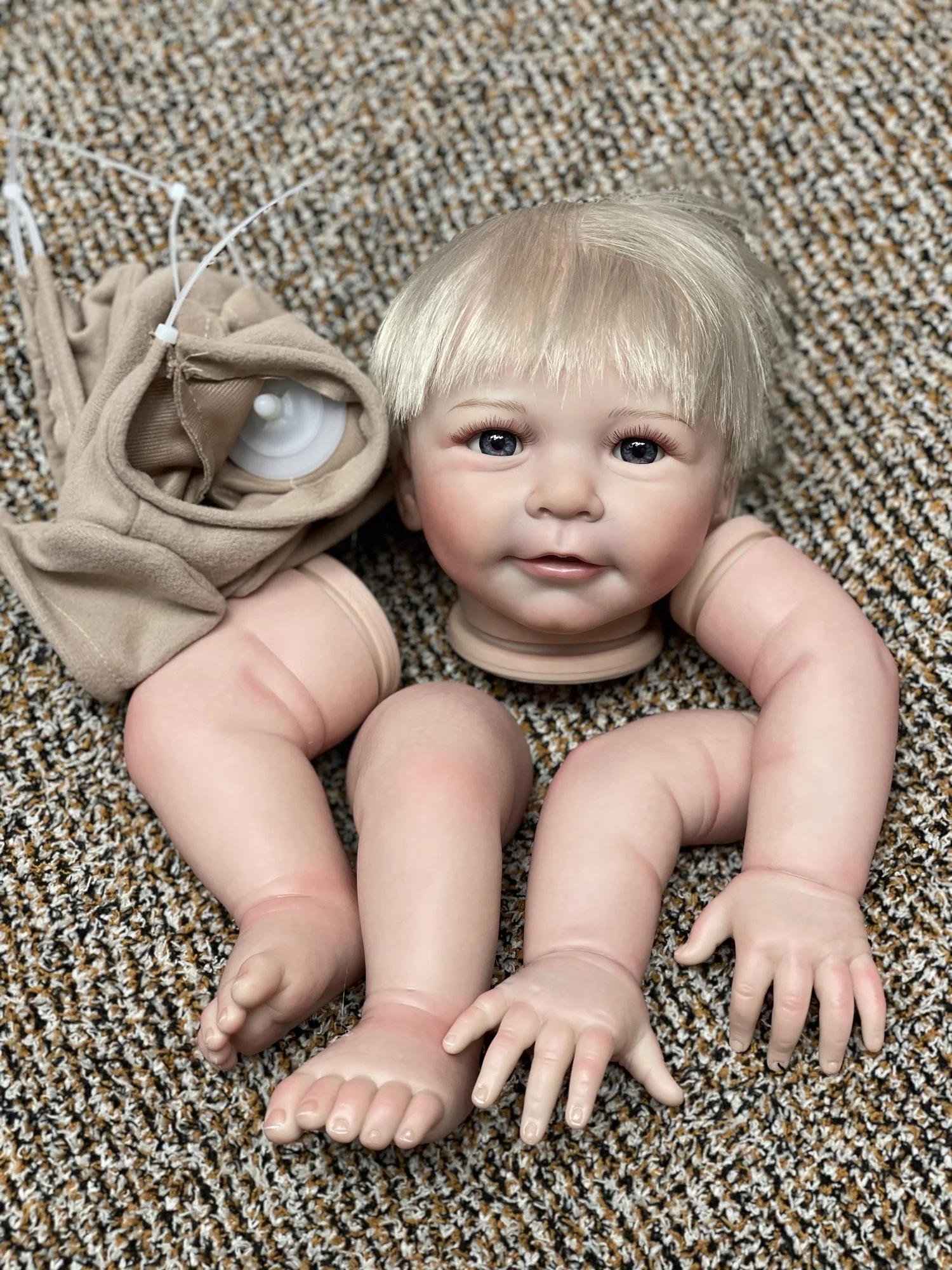 55Cm Ongemonteerde Lisa Reborn Pop Kits Met Geworteld Wit Haar 3d Geschilderde Huid Zichtbare Aderen Handgemaakte Diy Kit Reborn Levenseke R